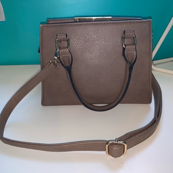 Small Purse with cute buff ball 🌟 - Picture 5 of 6